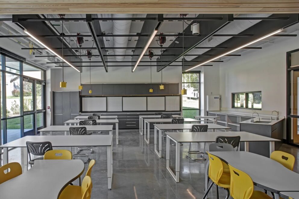 DDA-Compliant Lab Solutions Height Adjustable Desks