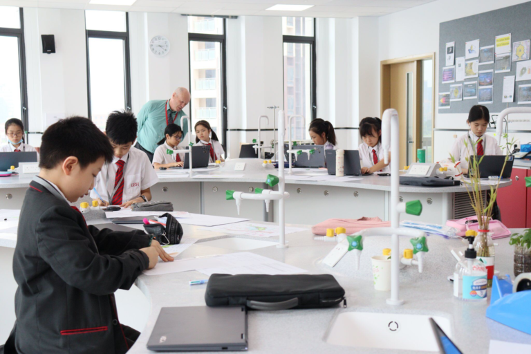 Modern laboratory furniture