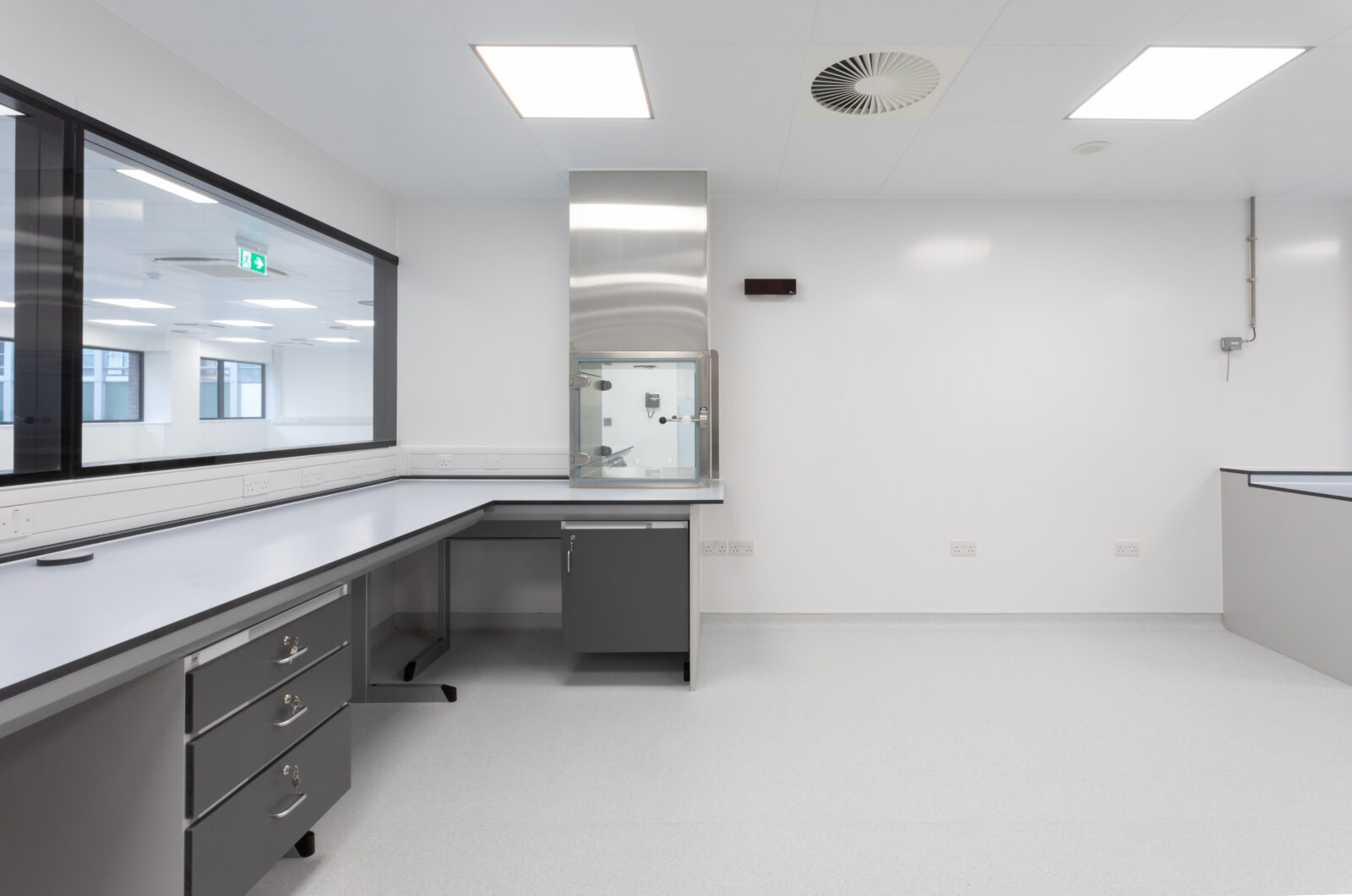 Pharmaceutical Laboratory Furniture (9) S+B
