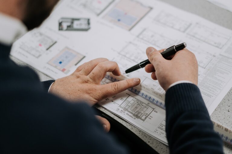 S+B engineer evaluating 2D laboratory layout