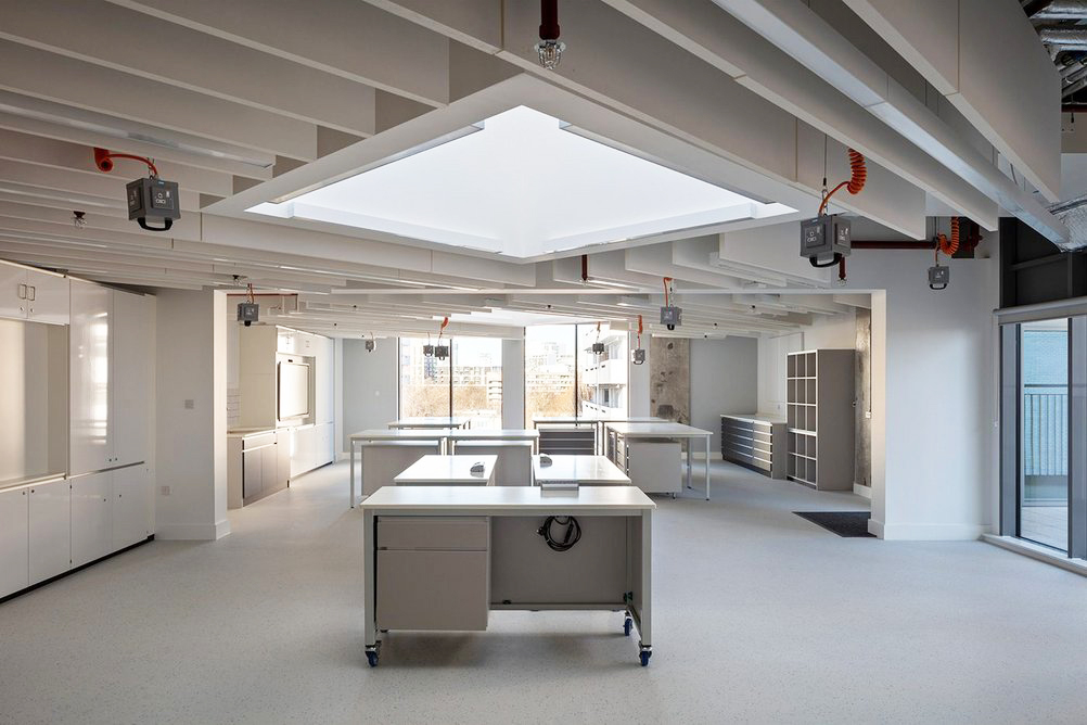 Thames Christian School Teacher Workstation