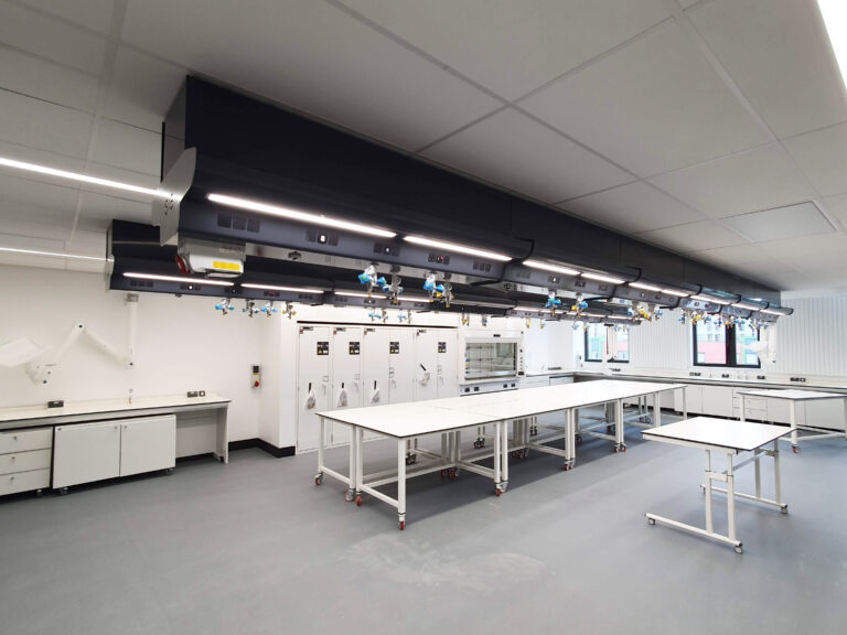 (SEE) Building - Laboratory with bespoke bench modules and Elevaire overhead service delivery system